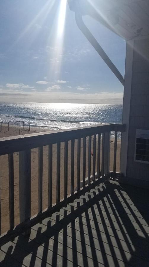 Sandcastle Beachfront Inn Westerly Exterior photo