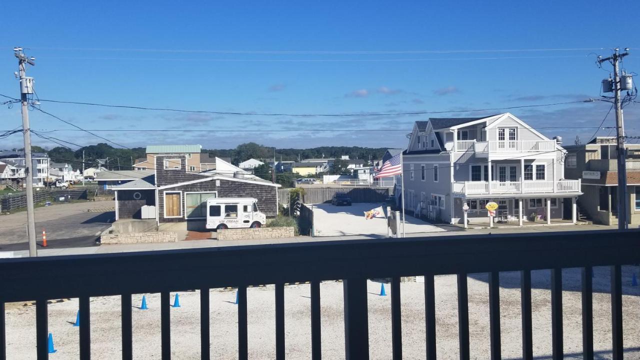 Sandcastle Beachfront Inn Westerly Exterior photo