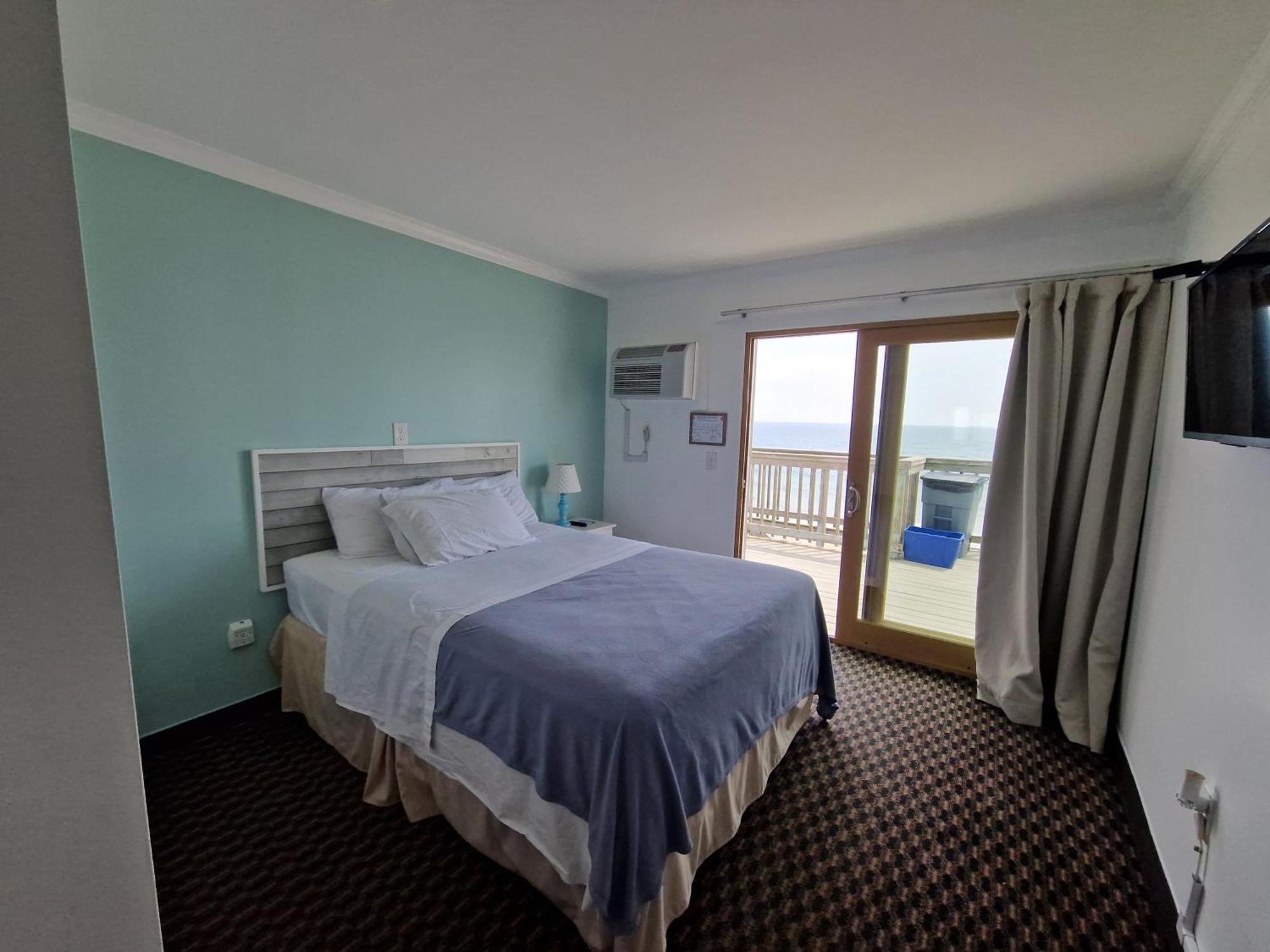 Sandcastle Beachfront Inn Westerly Exterior photo