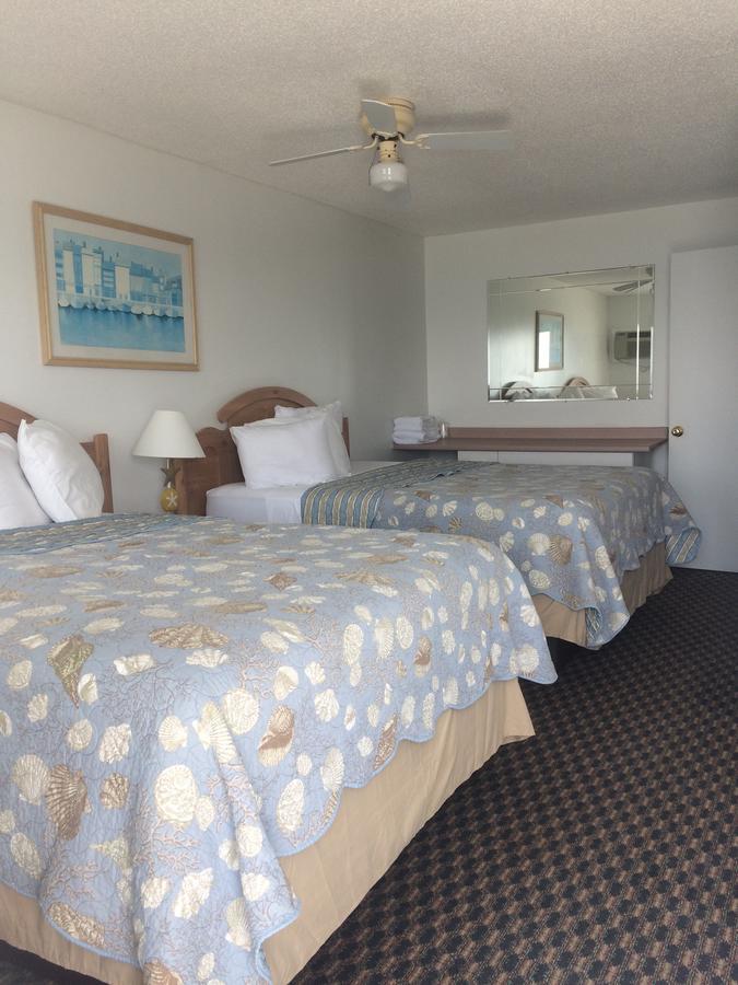Sandcastle Beachfront Inn Westerly Exterior photo